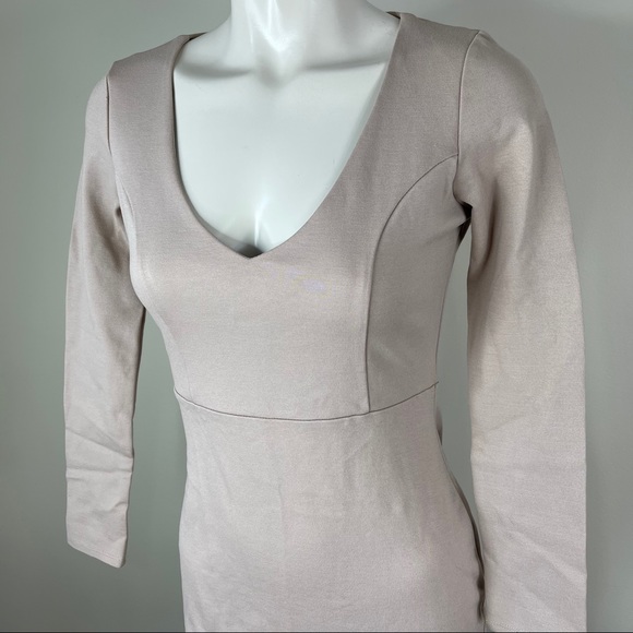 🌟🌟SOLD🌟🌟FASHION NOVA nude V-neck dress cut out shoulders S - Picture 13 of 13